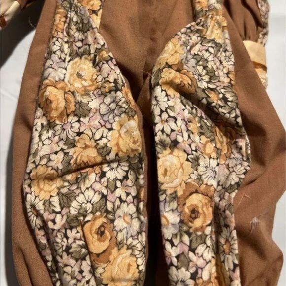 Vintage cloth and porcelain doll, curly hair with one piece romper and socks - Picture 2 of 7